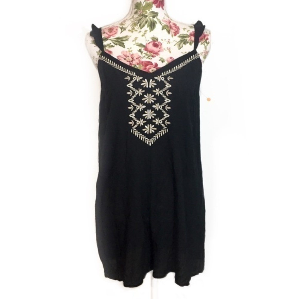 NWOT Embroidered Black Aeropostale Romper Dress
